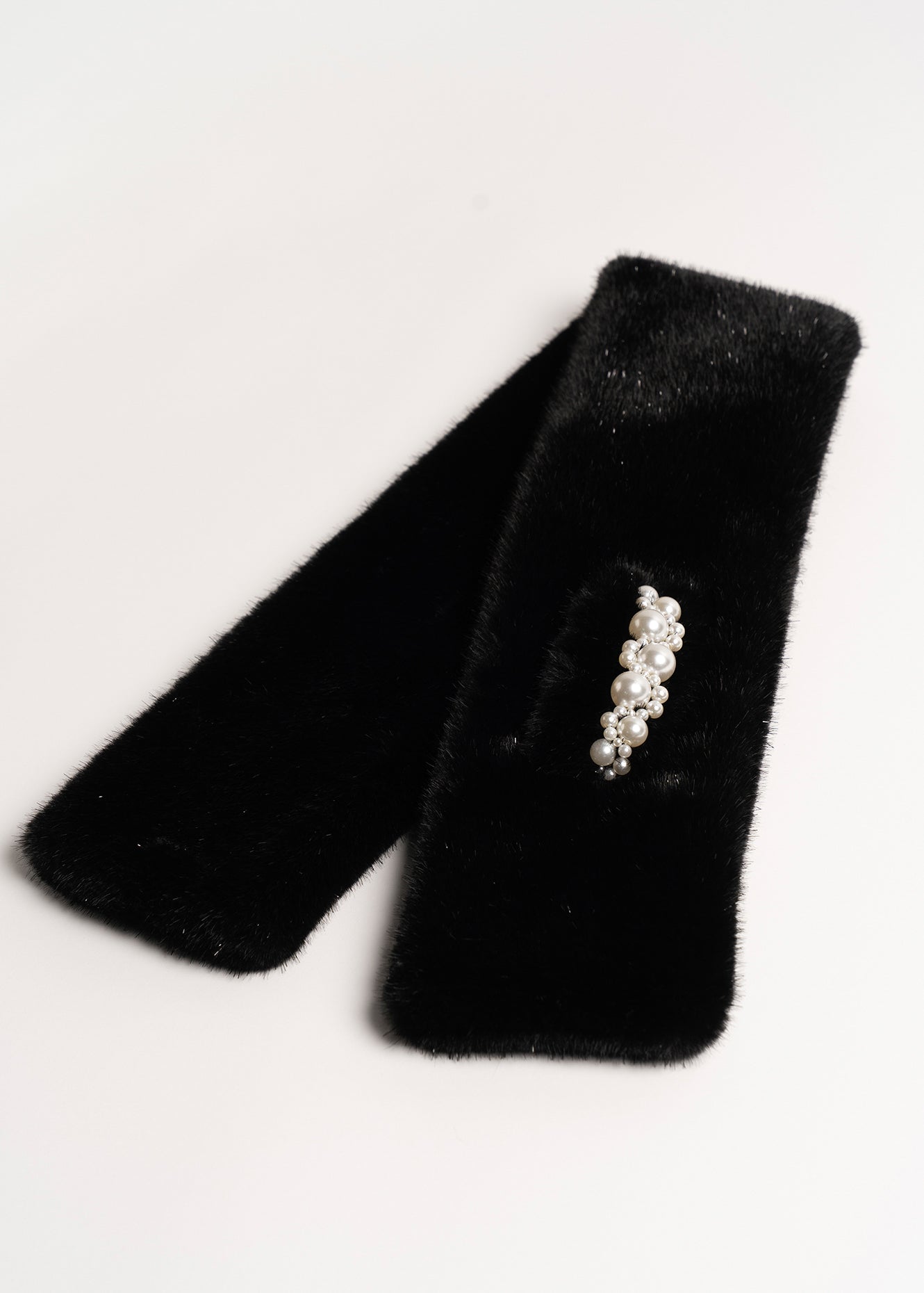 Collo Stefy in ecopelliccia con perle