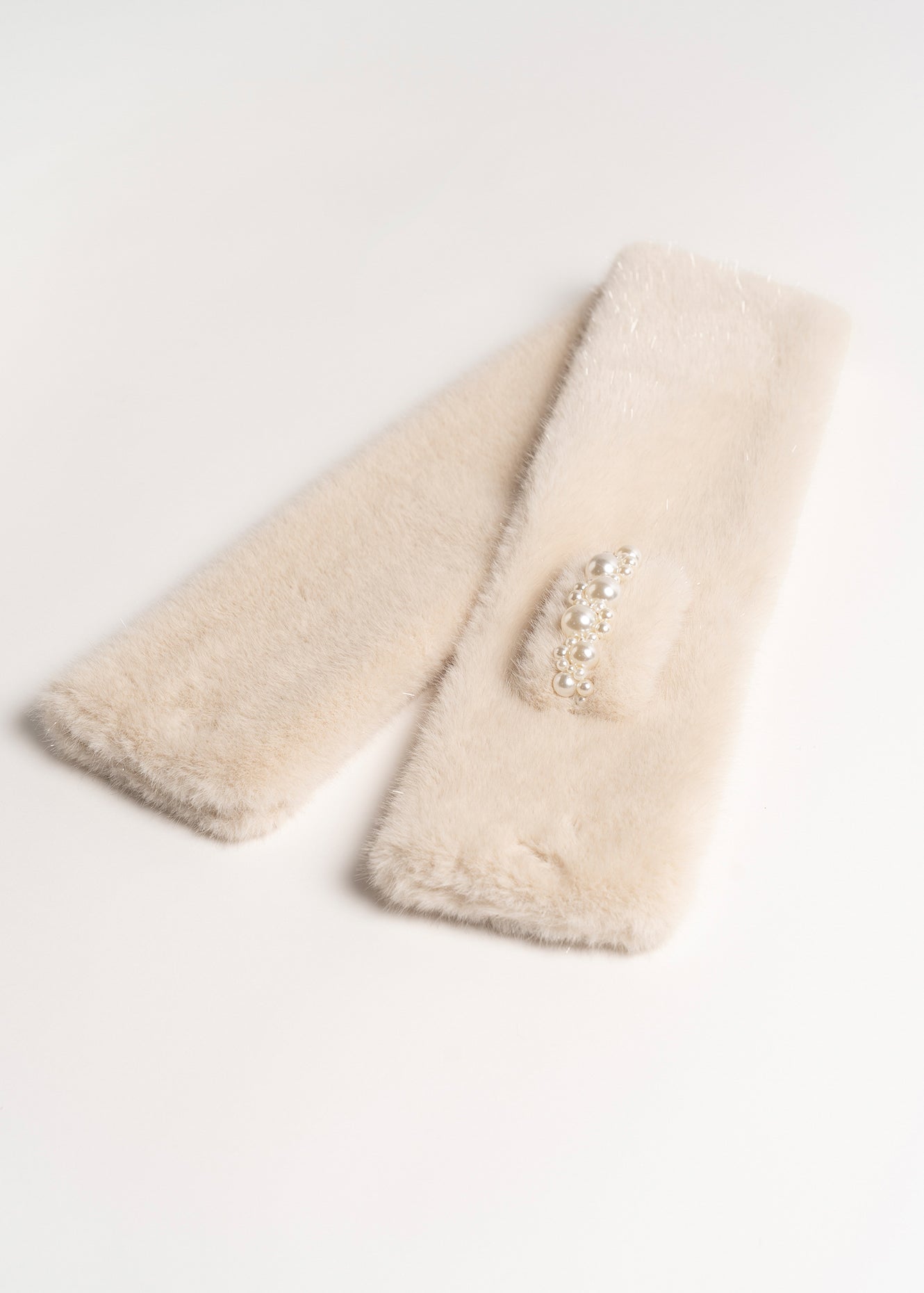 Collo Stefy in ecopelliccia con perle