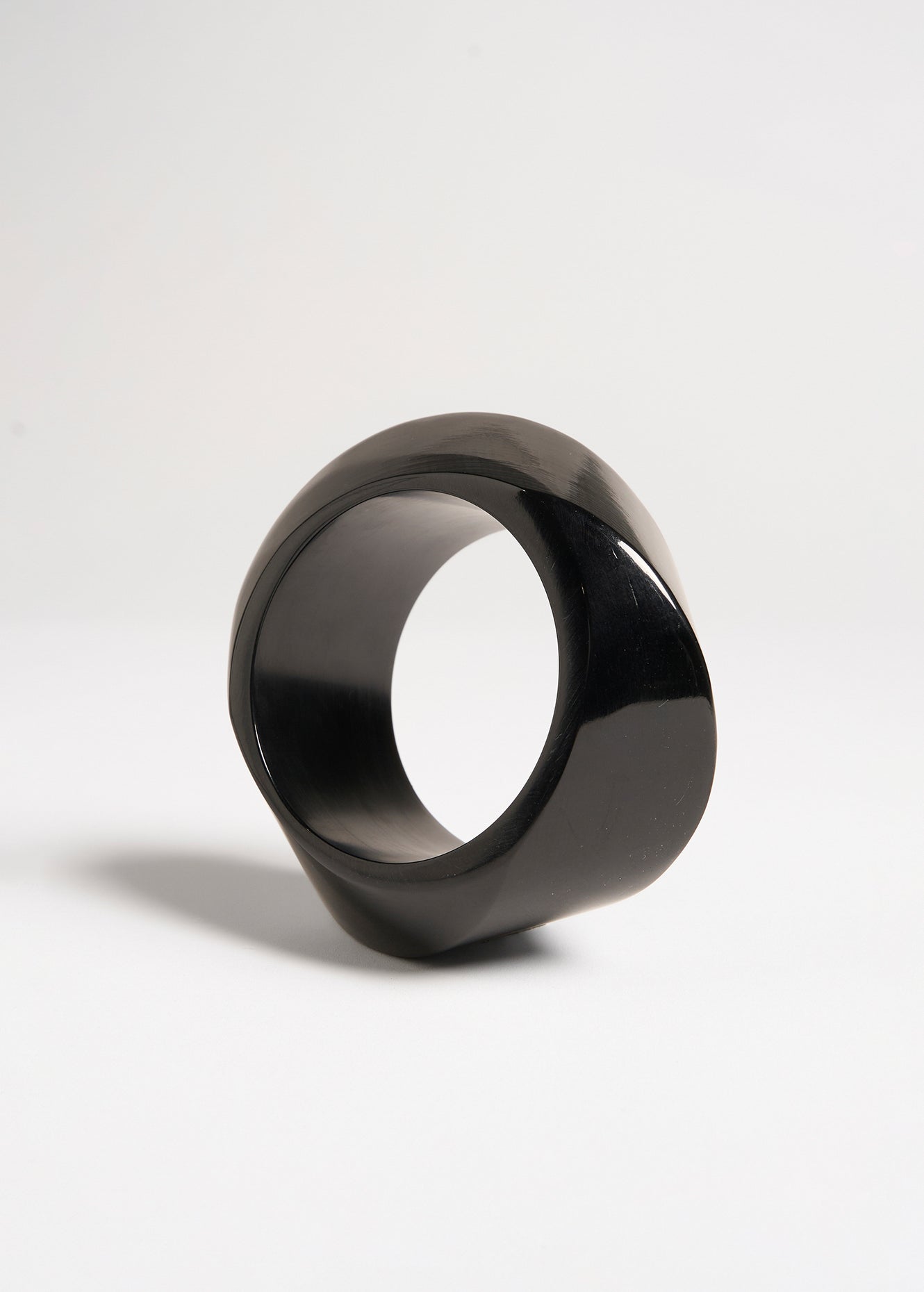 Bracciale rigido Gilly in resina